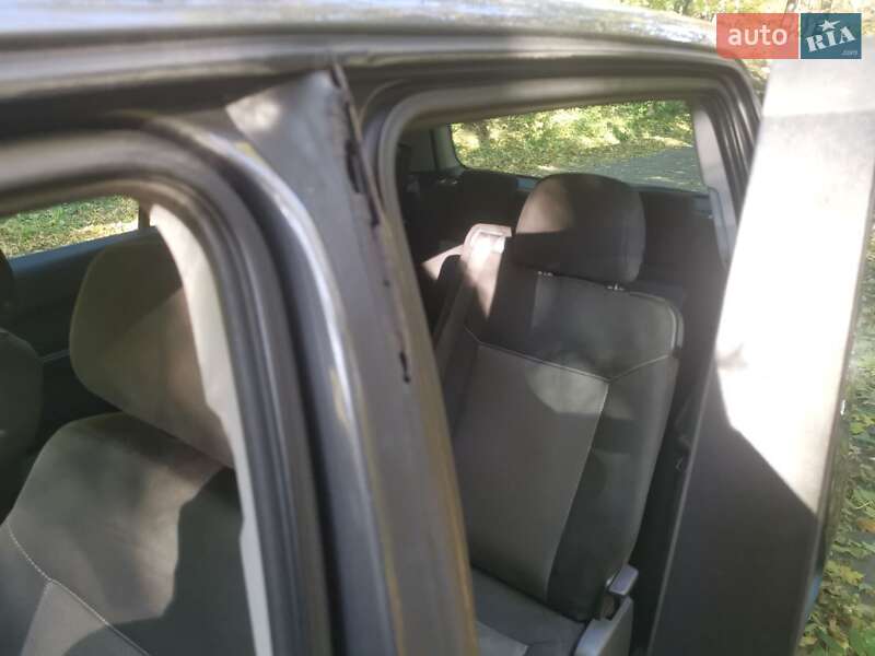 Мінівен Opel Zafira 2011 в Львові