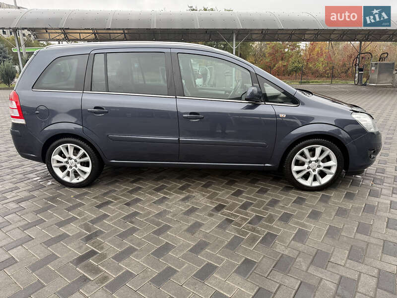 Минивэн Opel Zafira 2010 в Полтаве фото 5 Минивэн Opel Zafira 2010 в Полтаве