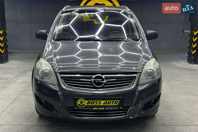 Минивэн Opel Zafira 2010 в Черновцах