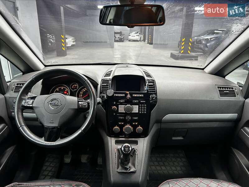 Минивэн Opel Zafira 2010 в Черновцах