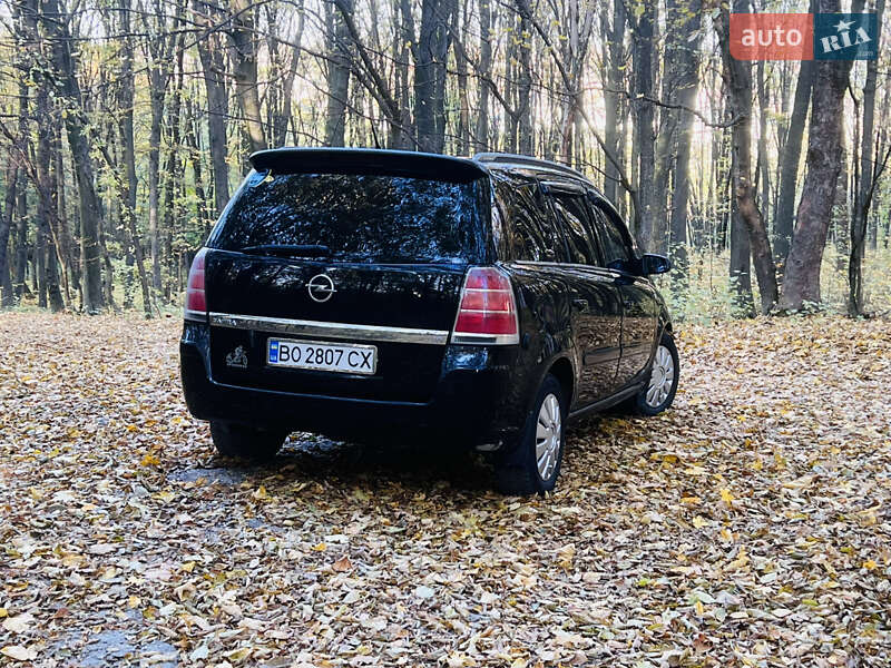 Минивэн Opel Zafira 2005 в Борщеве