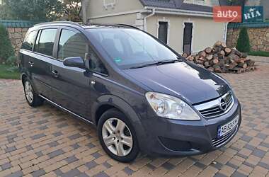 Минивэн Opel Zafira 2009 в 