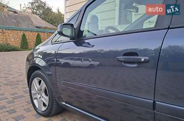 Минивэн Opel Zafira 2009 в 