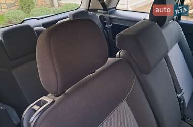 Минивэн Opel Zafira 2009 в 