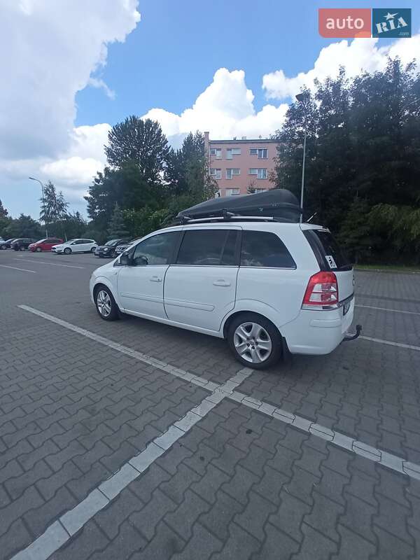Минивэн Opel Zafira 2011 в Хмельнике фото 3 Минивэн Opel Zafira 2011 в Хмельнике