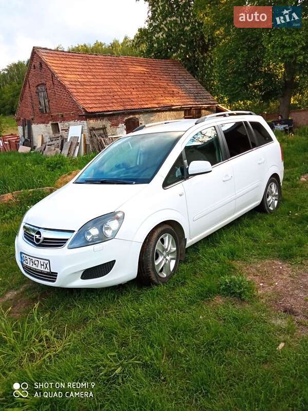 Минивэн Opel Zafira 2011 в Хмельнике фото 8 Минивэн Opel Zafira 2011 в Хмельнике