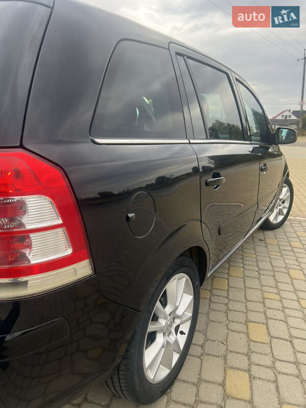 Минивэн Opel Zafira 2011 в Краковце фото 14 Минивэн Opel Zafira 2011 в Краковце