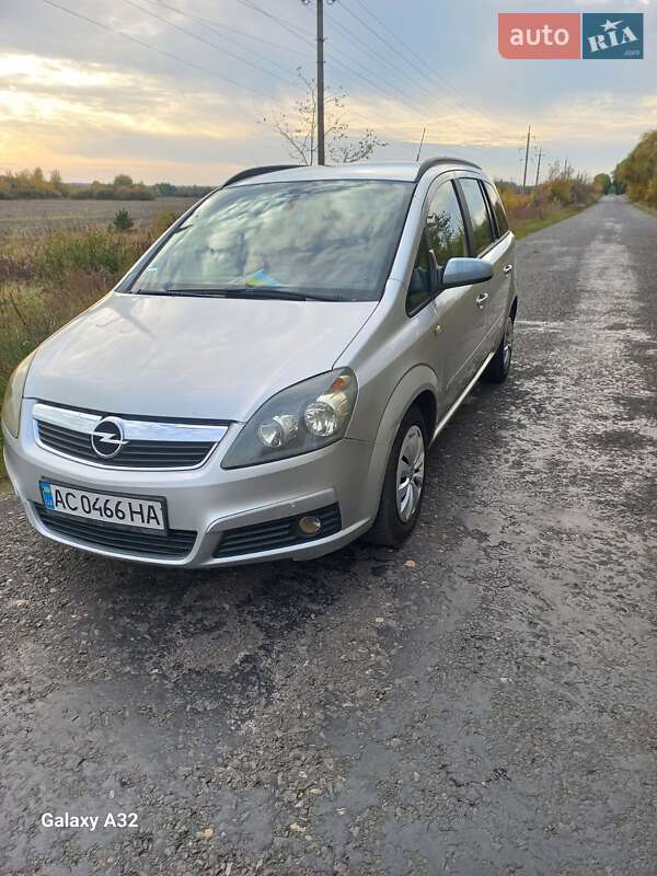 Минивэн Opel Zafira 2005 в Луцке
