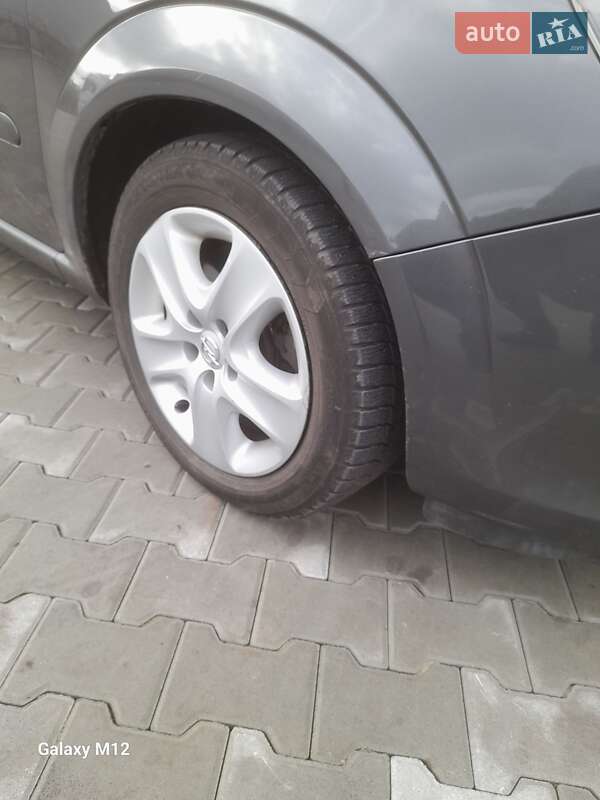 Мінівен Opel Zafira 2011 в Соснівці