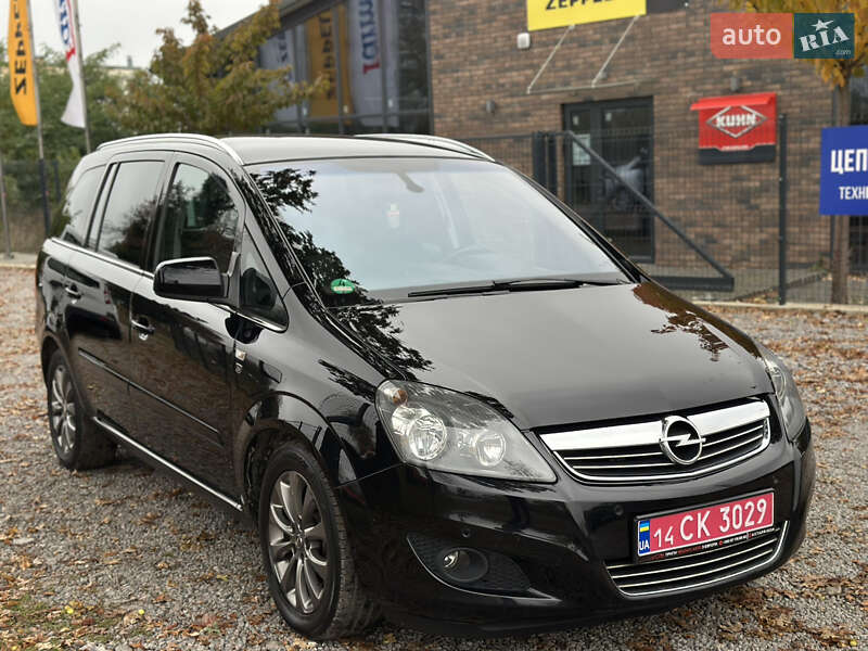 Минивэн Opel Zafira 2010 в Виннице