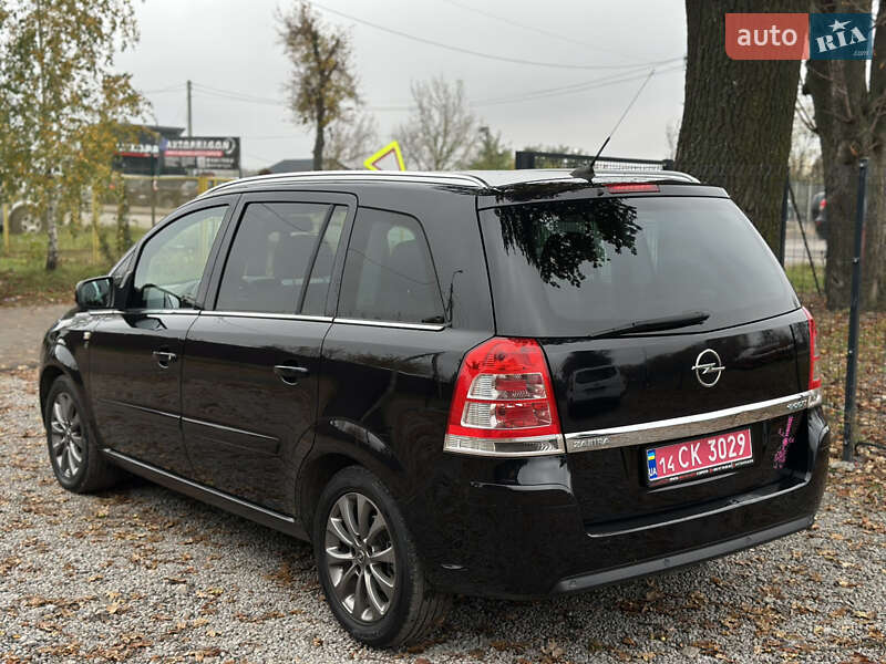 Минивэн Opel Zafira 2010 в Виннице