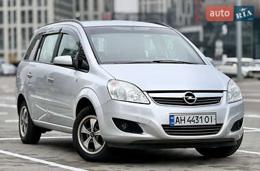 Минивэн Opel Zafira 2008 в Киеве