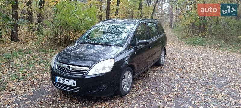 Минивэн Opel Zafira 2009 в Коростене