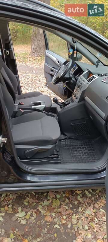 Минивэн Opel Zafira 2009 в Коростене
