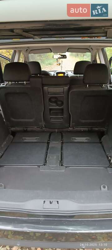 Минивэн Opel Zafira 2009 в Коростене