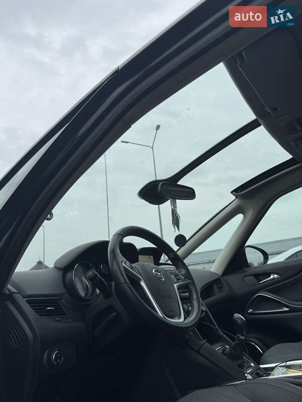 Минивэн Opel Zafira 2012 в Луцке