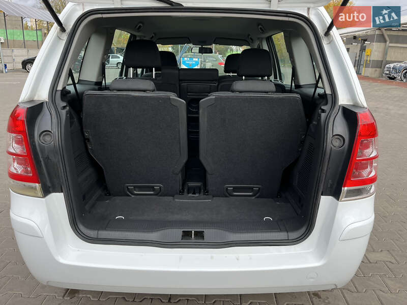 Минивэн Opel Zafira 2011 в Кривом Роге