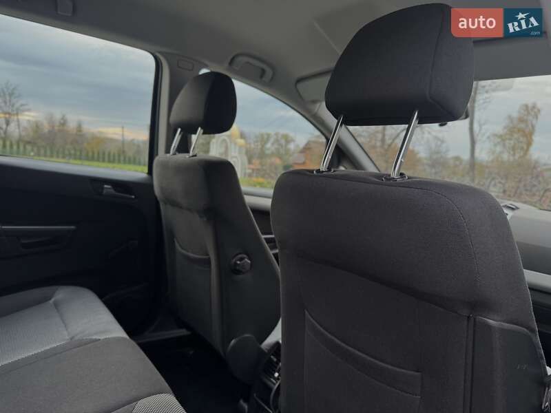 Минивэн Opel Zafira 2010 в Дрогобыче