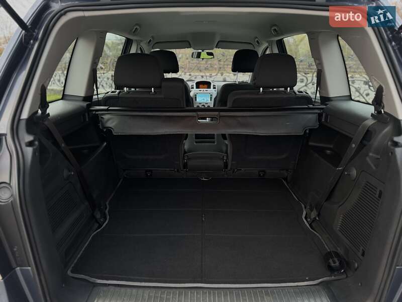Минивэн Opel Zafira 2010 в Дрогобыче