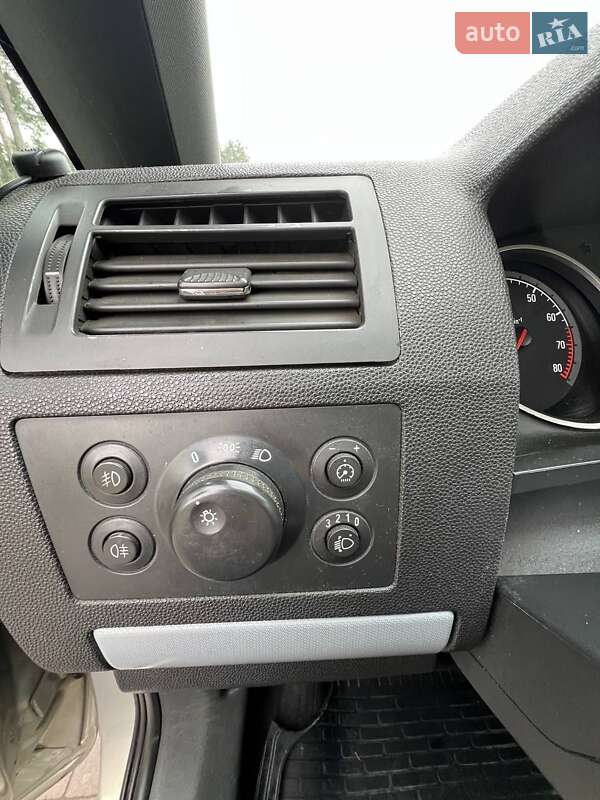 Минивэн Opel Zafira 2007 в Новояворовске