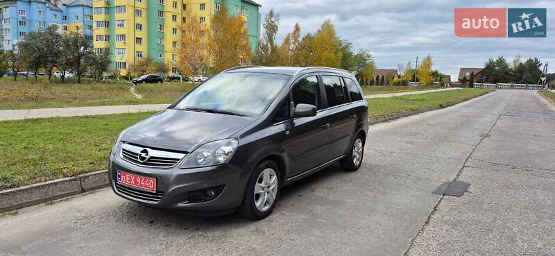 Минивэн Opel Zafira 2011 в Вараше фото 6 Минивэн Opel Zafira 2011 в Вараше
