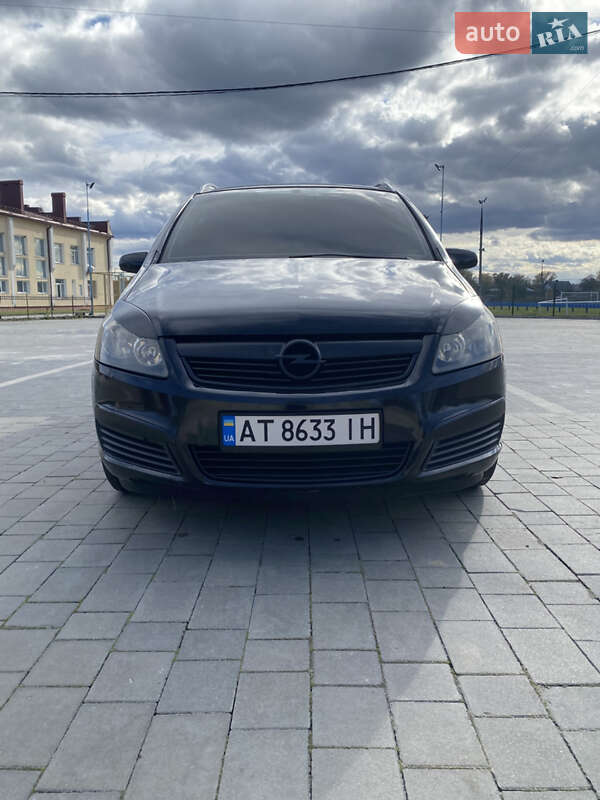Минивэн Opel Zafira 2006 в Ивано-Франковске