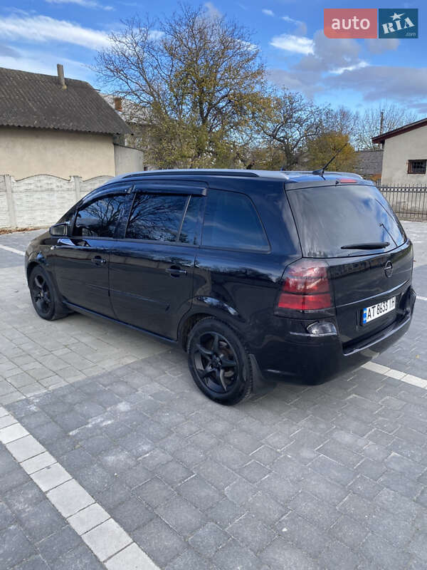 Минивэн Opel Zafira 2006 в Ивано-Франковске