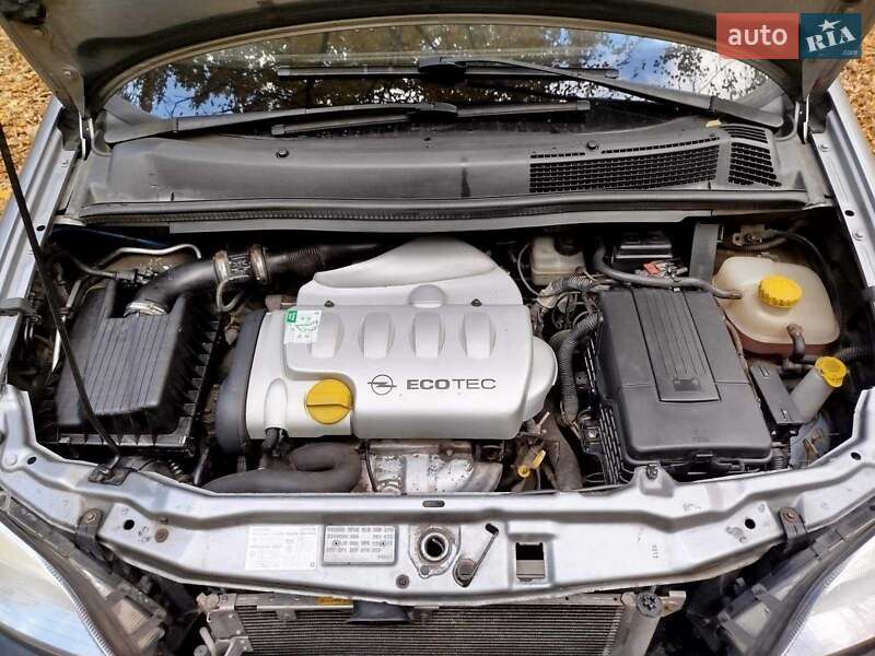 Минивэн Opel Zafira 2003 в Бориславе