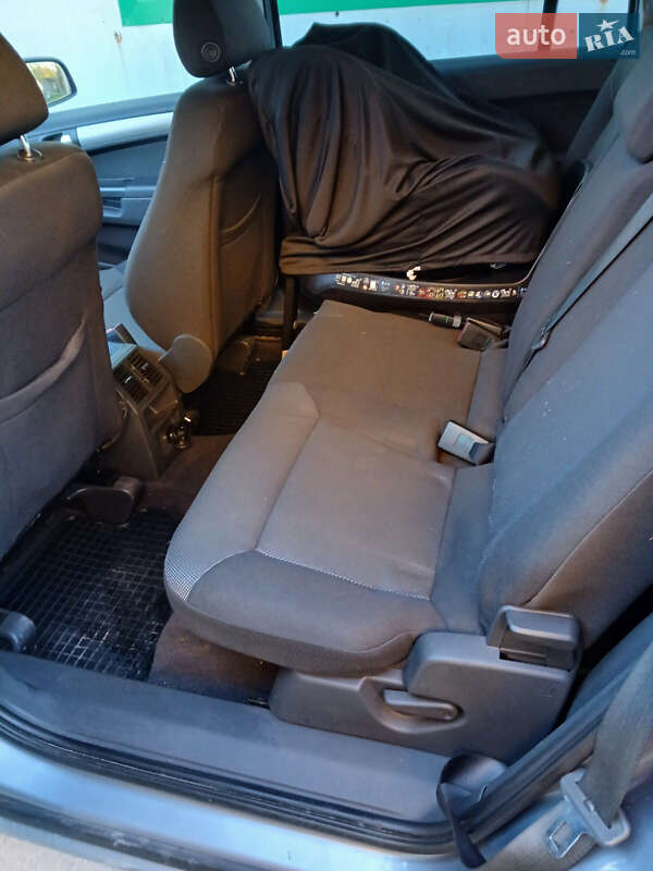 Минивэн Opel Zafira 2011 в Солонке фото 5 Минивэн Opel Zafira 2011 в Солонке