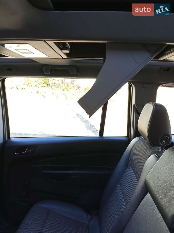 Минивэн Opel Zafira 2006 в Каменец-Подольском