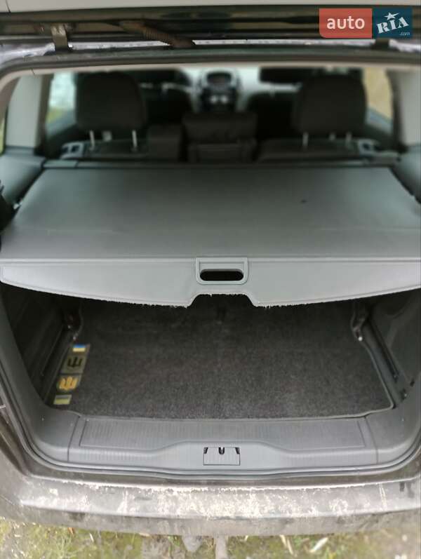 Минивэн Opel Zafira 2010 в Остер
