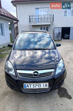 Минивэн Opel Zafira 2009 в Надворной