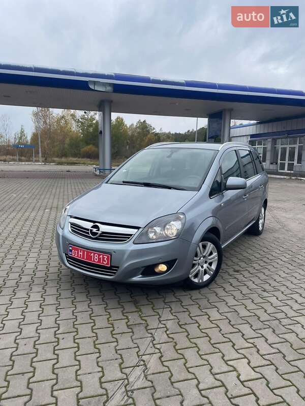 Opel Zafira 2011