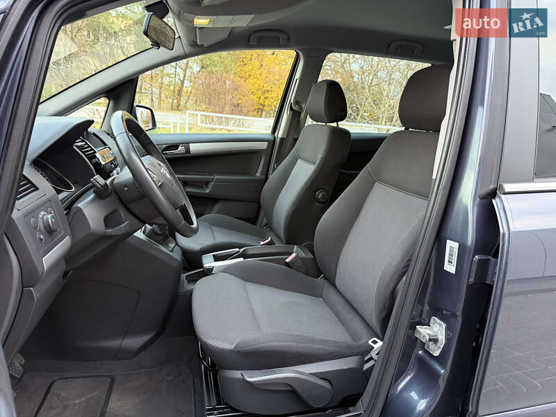 Мінівен Opel Zafira 2011 в Тернополі
