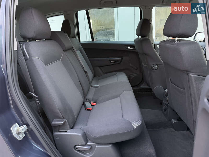 Мінівен Opel Zafira 2011 в Тернополі