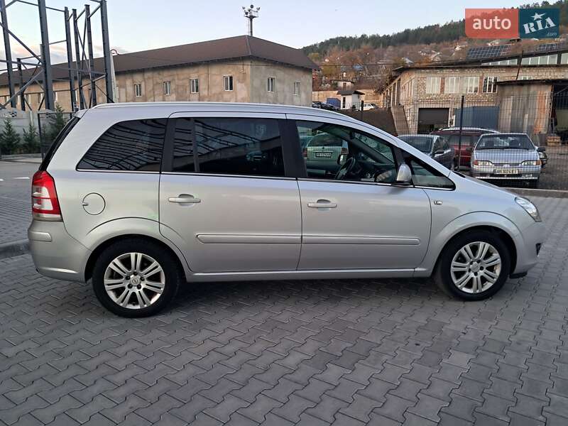 Минивэн Opel Zafira 2012 в Могилев-Подольске фото 21 Минивэн Opel Zafira 2012 в Могилев-Подольске