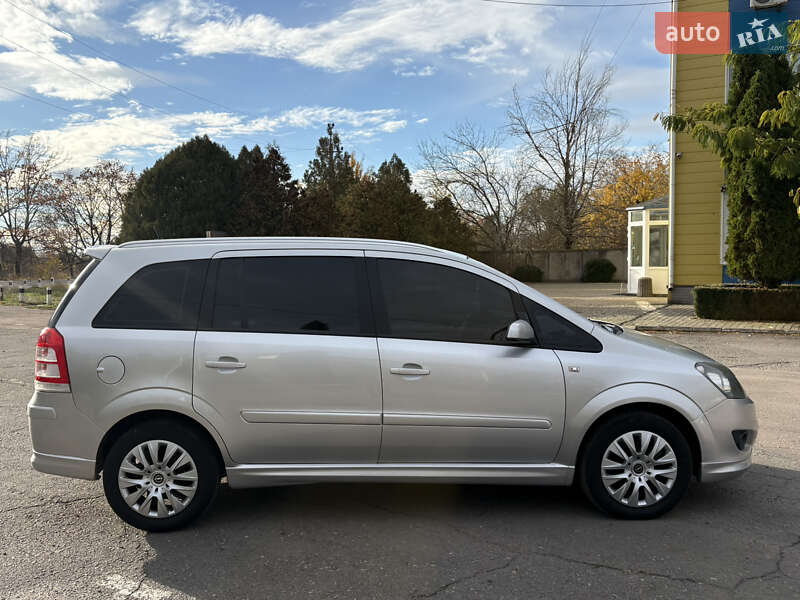 Мінівен Opel Zafira 2008 в Кривому Розі