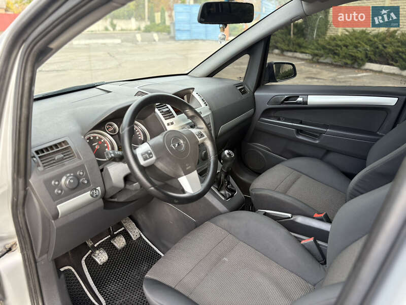 Мінівен Opel Zafira 2008 в Кривому Розі