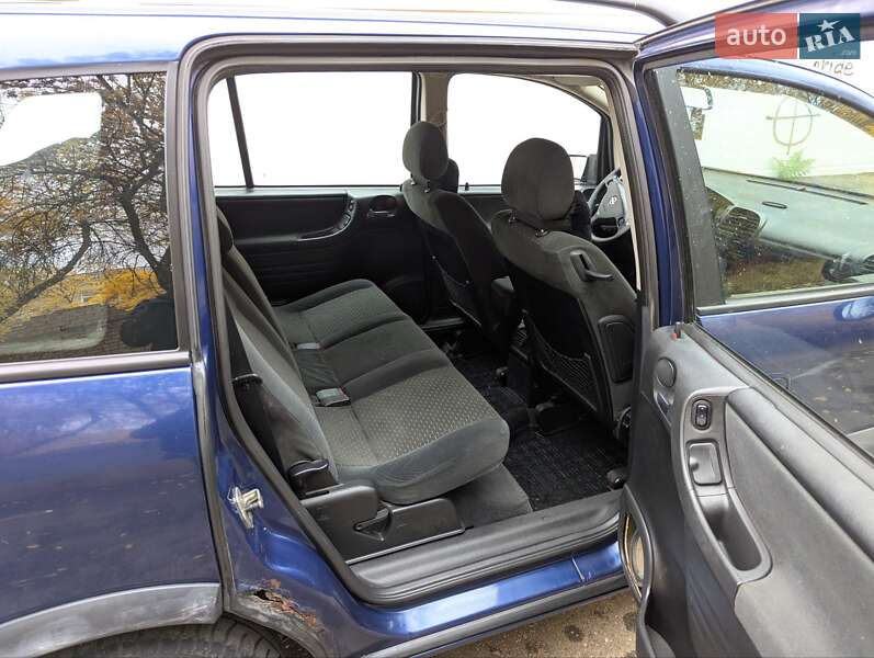 Минивэн Opel Zafira 2003 в Николаеве