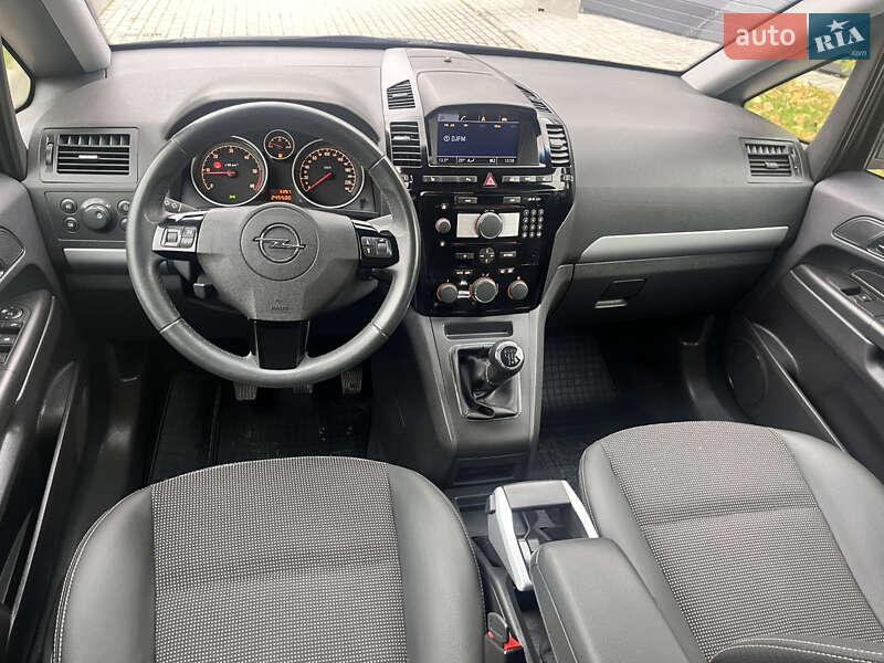 Минивэн Opel Zafira 2012 в Луцке фото 16 Минивэн Opel Zafira 2012 в Луцке