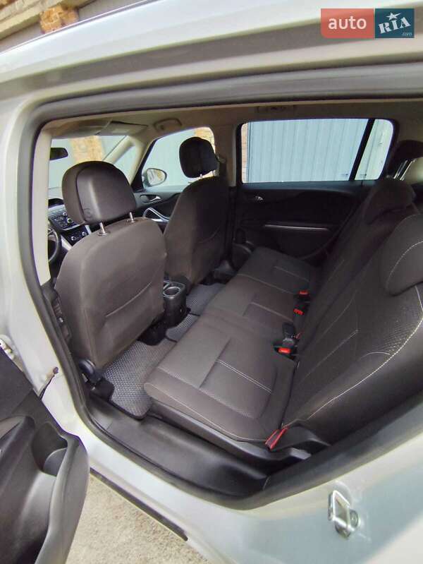 Микровэн Opel Zafira 2013 в Луцке
