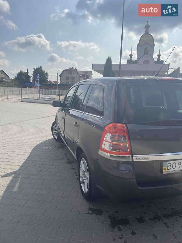 Мінівен Opel Zafira 2010 в Кременці