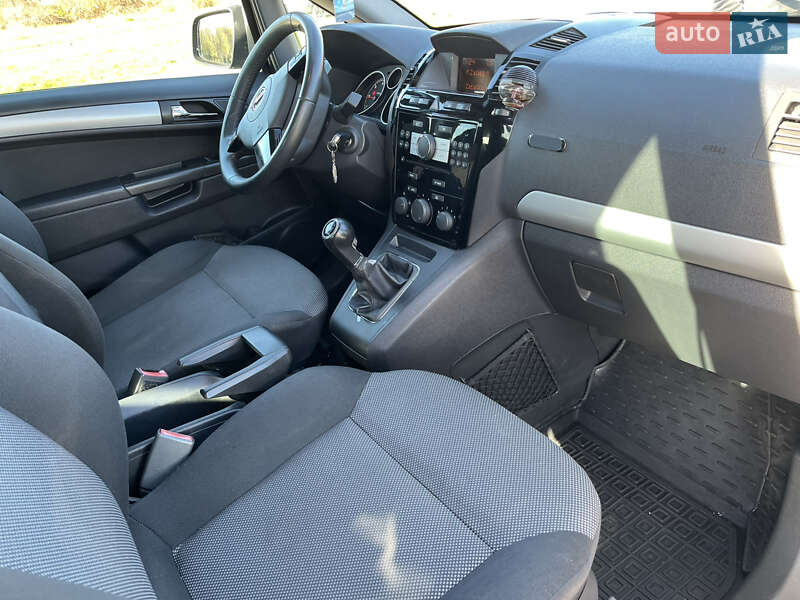 Мінівен Opel Zafira 2011 в Львові