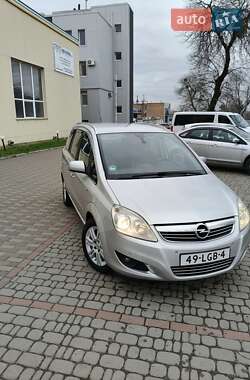 Минивэн Opel Zafira 2010 в Ровно