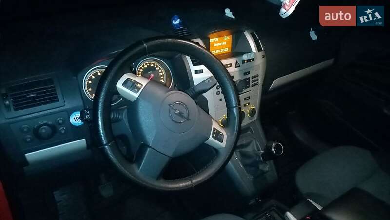 Минивэн Opel Zafira 2008 в Житомире