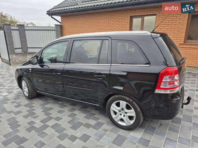 Минивэн Opel Zafira 2010 в Хороле фото 2 Минивэн Opel Zafira 2010 в Хороле