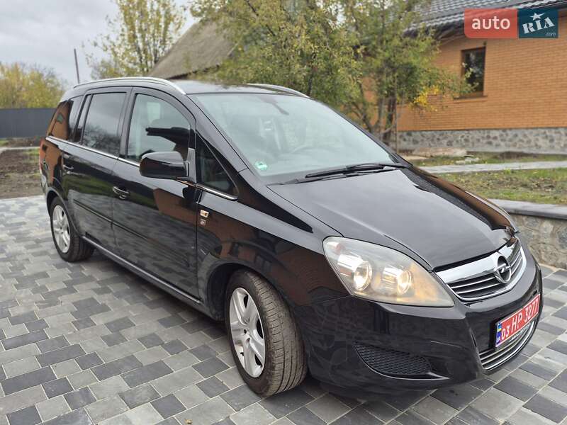 Минивэн Opel Zafira 2010 в Хороле фото 15 Минивэн Opel Zafira 2010 в Хороле