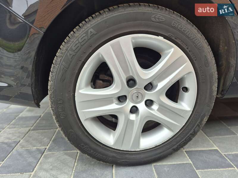 Минивэн Opel Zafira 2010 в Хороле фото 33 Минивэн Opel Zafira 2010 в Хороле