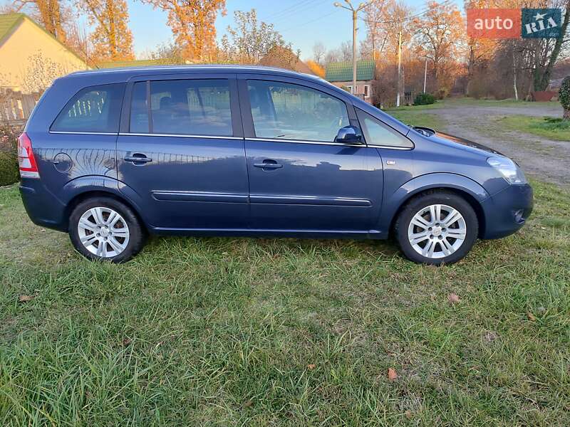 Минивэн Opel Zafira 2009 в Клевани фото 18 Минивэн Opel Zafira 2009 в Клевани