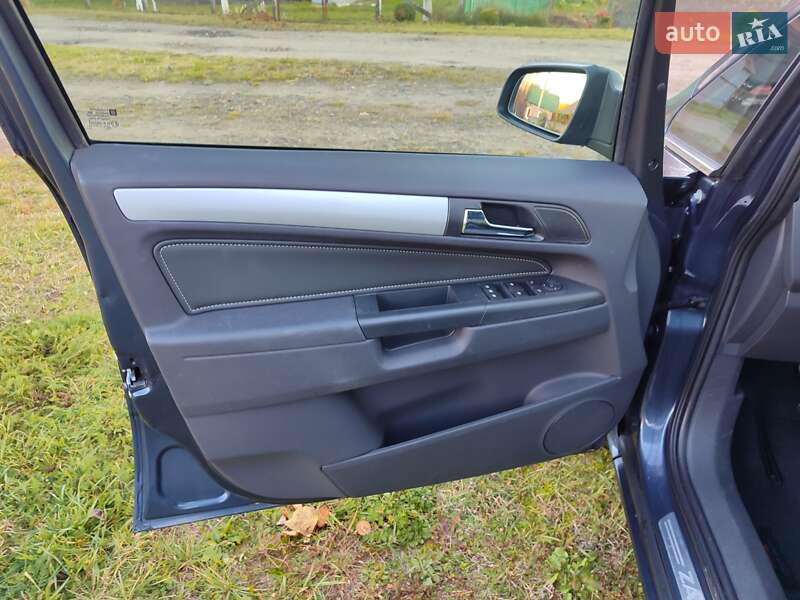 Минивэн Opel Zafira 2009 в Клевани фото 31 Минивэн Opel Zafira 2009 в Клевани